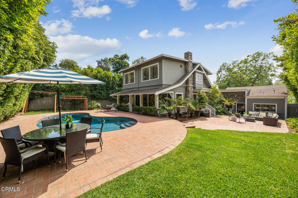 380 California Terrace