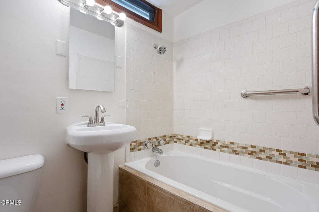 56 Avenue 64