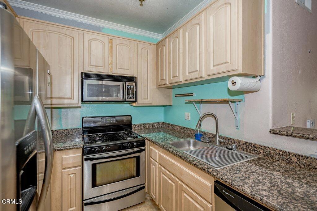 300 N El Molino Avenue 301