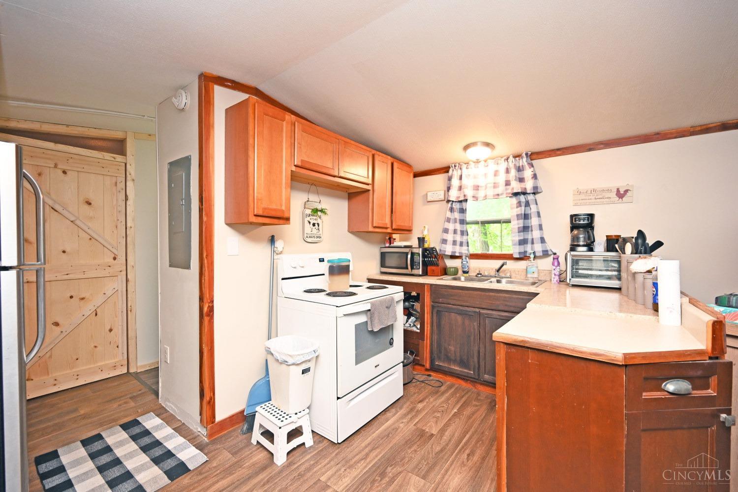 7087 Highland Trail