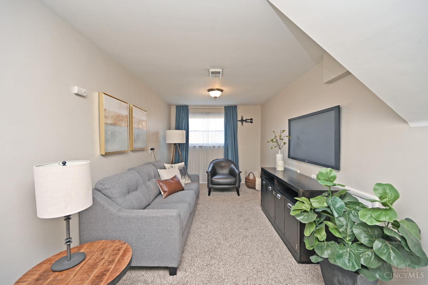 8457 Mockingbird Lane
