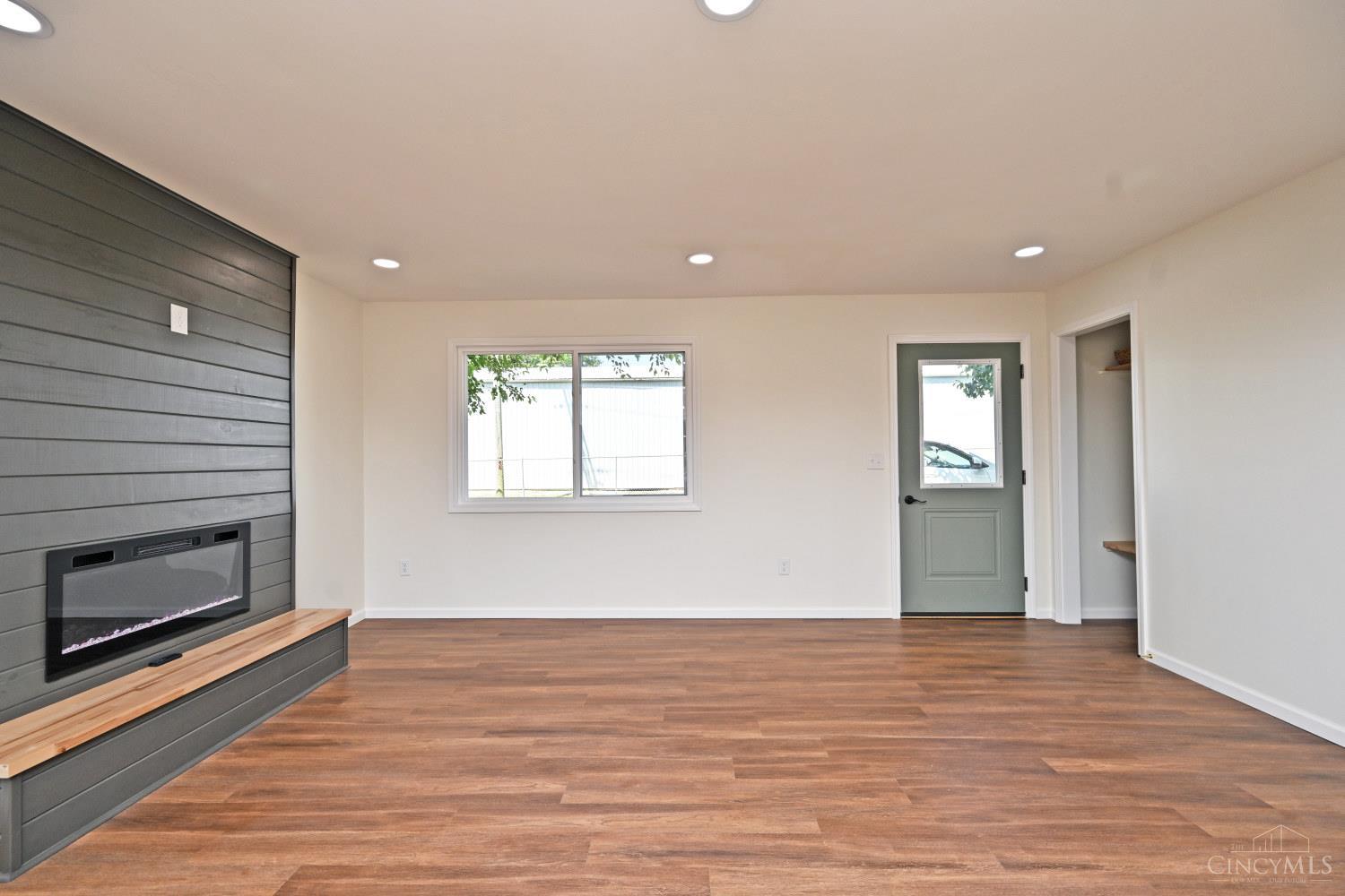 501 Alley Street
