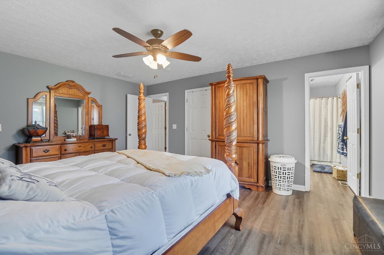 5887 Shaker Road