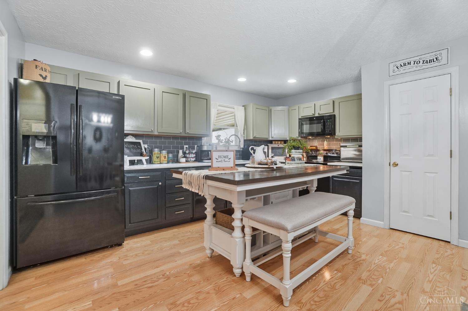 5887 Shaker Road