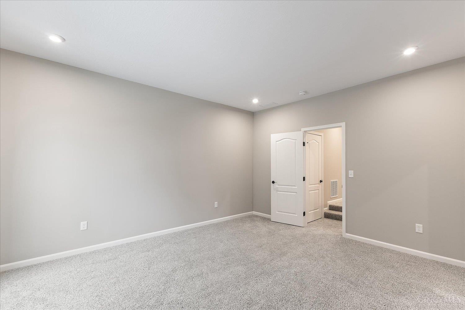 1595 Summerview Lane