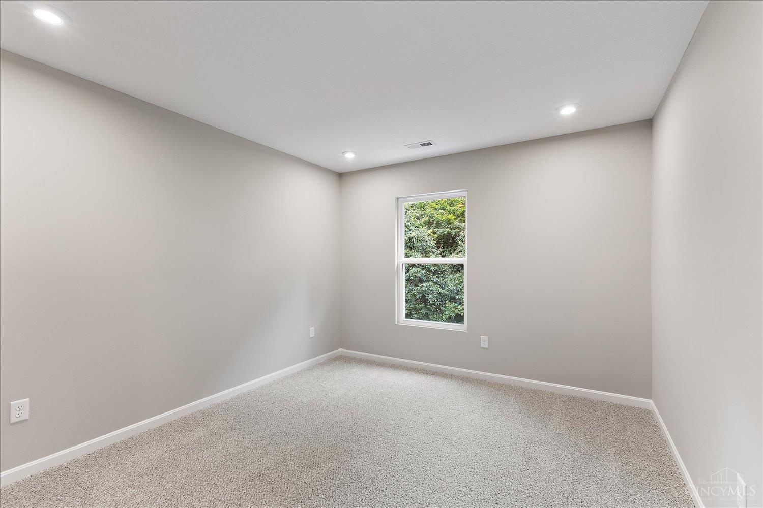 1595 Summerview Lane