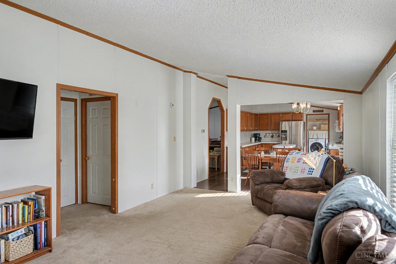 25 Diehl Avenue E