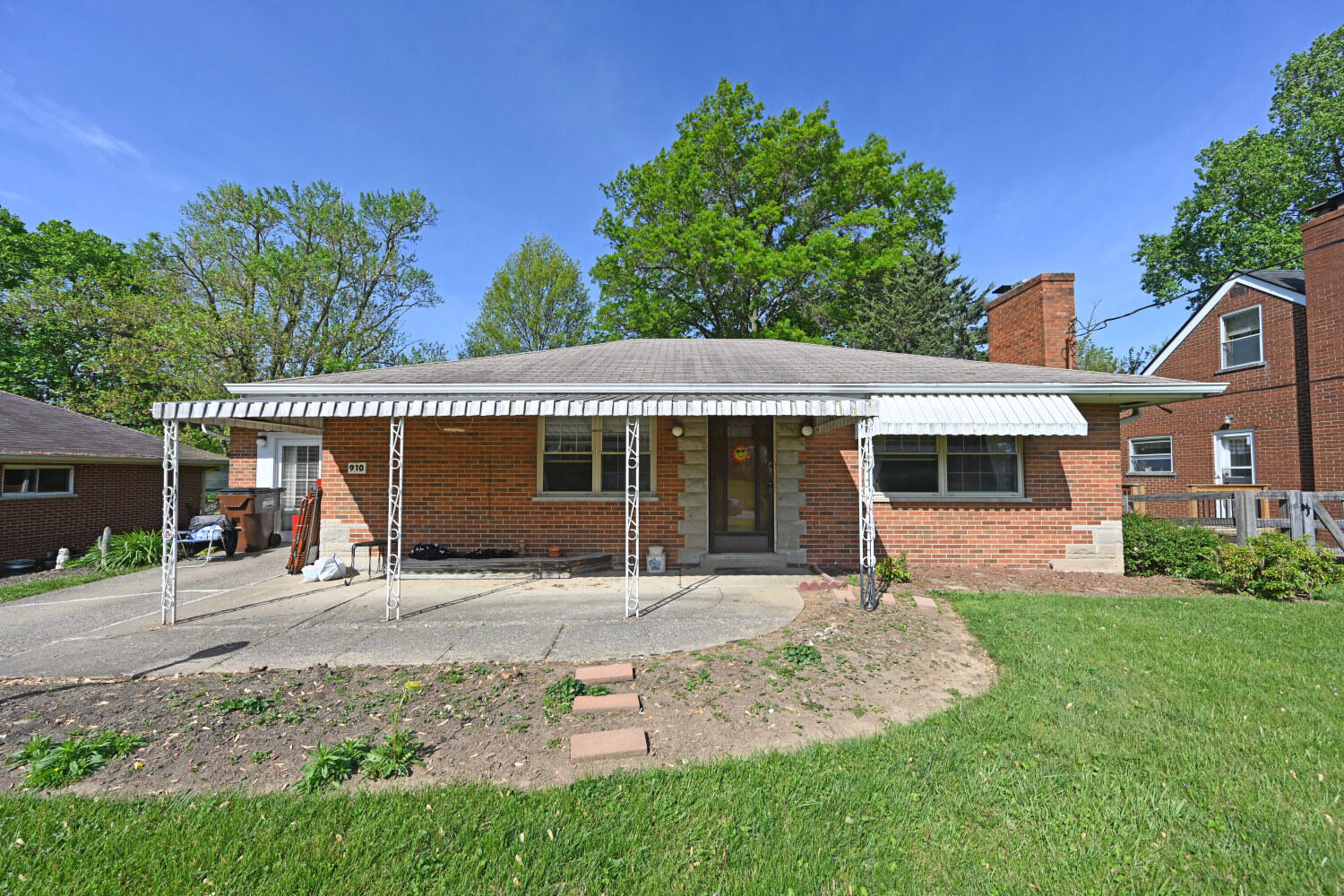 910 Kenridge Drive