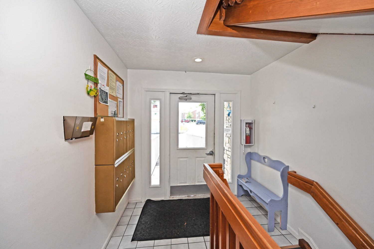 460 Marian Lane, 5
