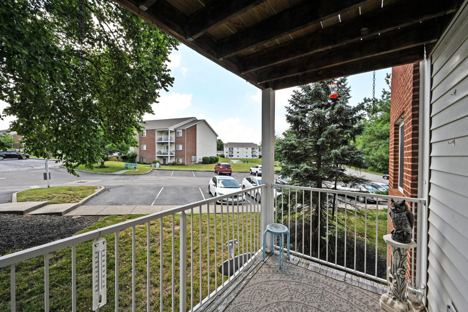 460 Marian Lane, 5