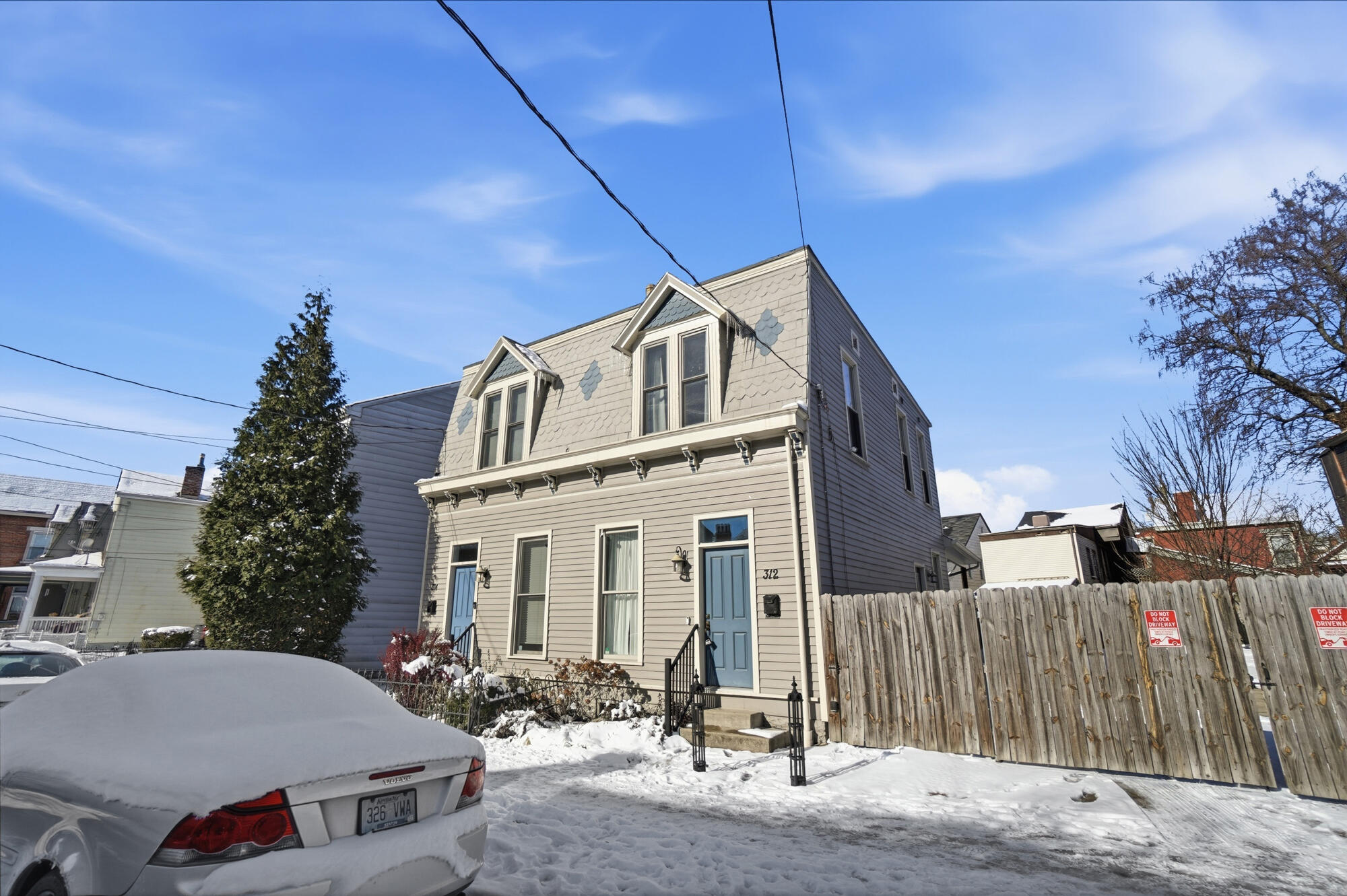 310-312 W 7th Street