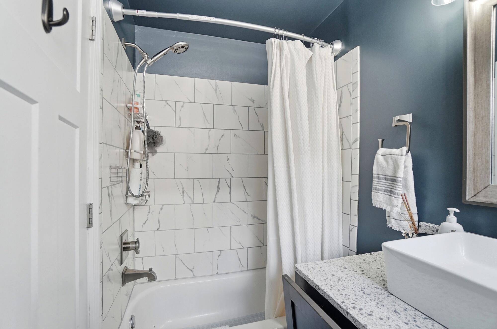 310-312 W 7th Street