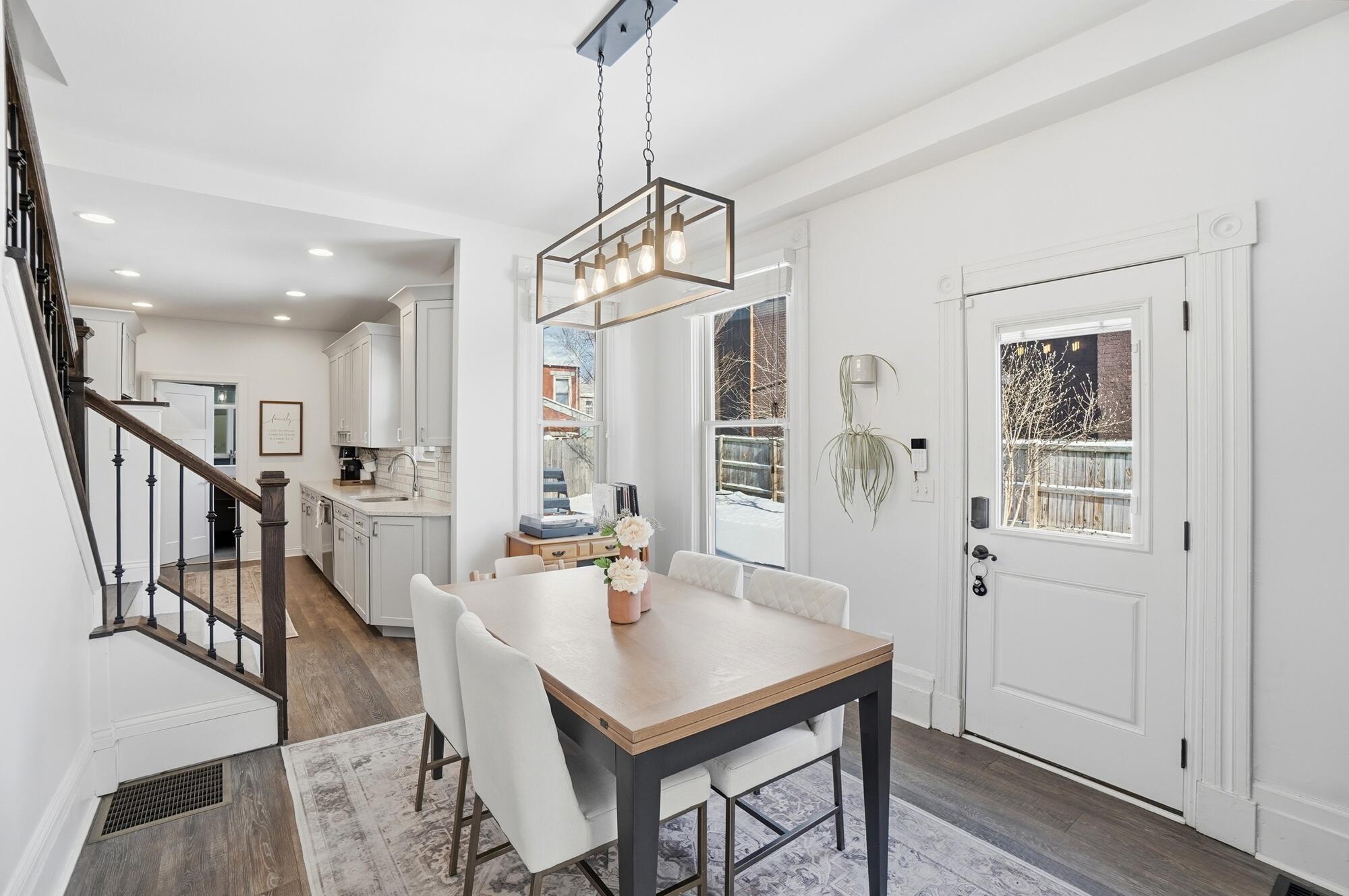 310-312 W 7th Street