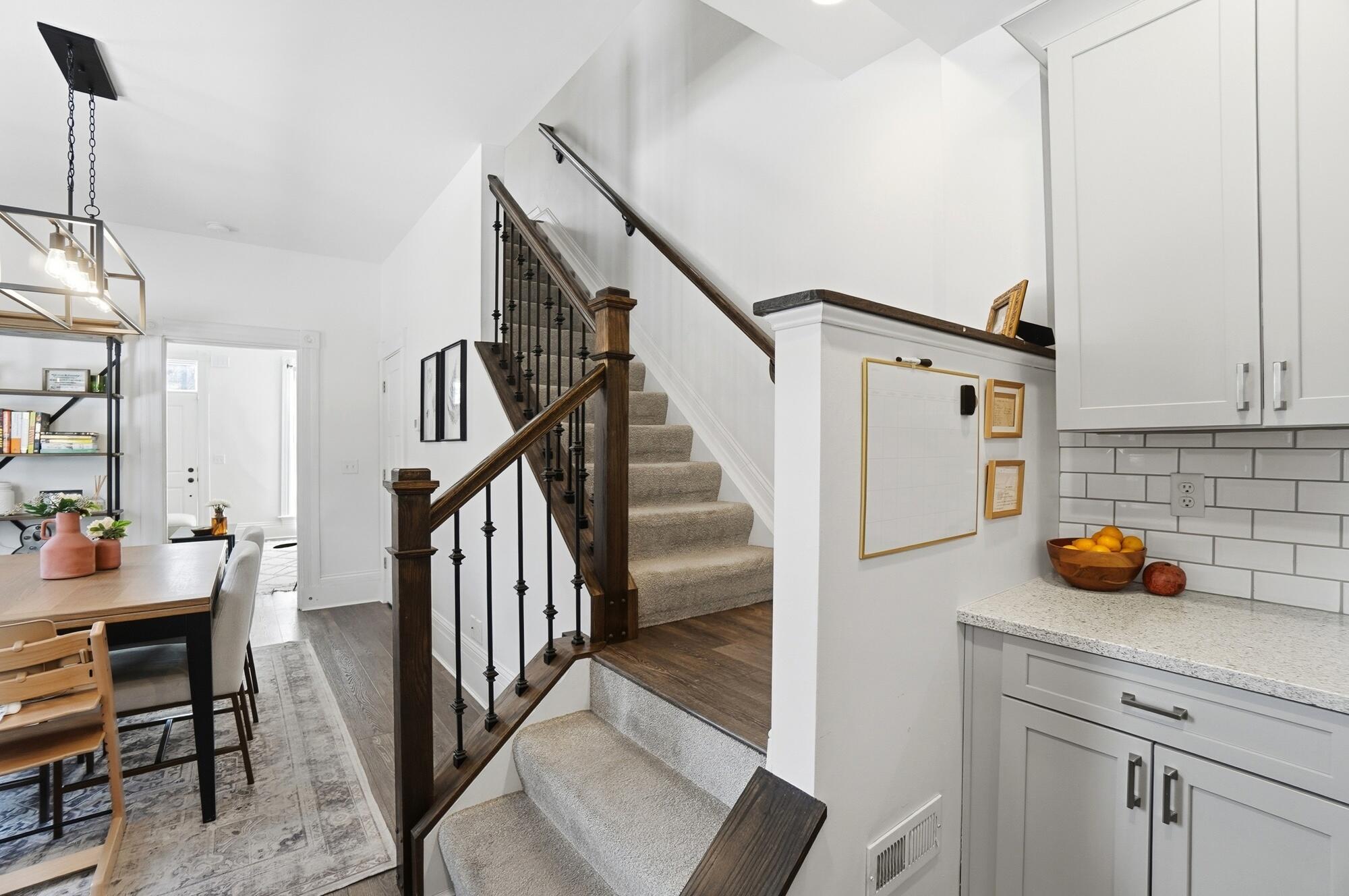 310-312 W 7th Street