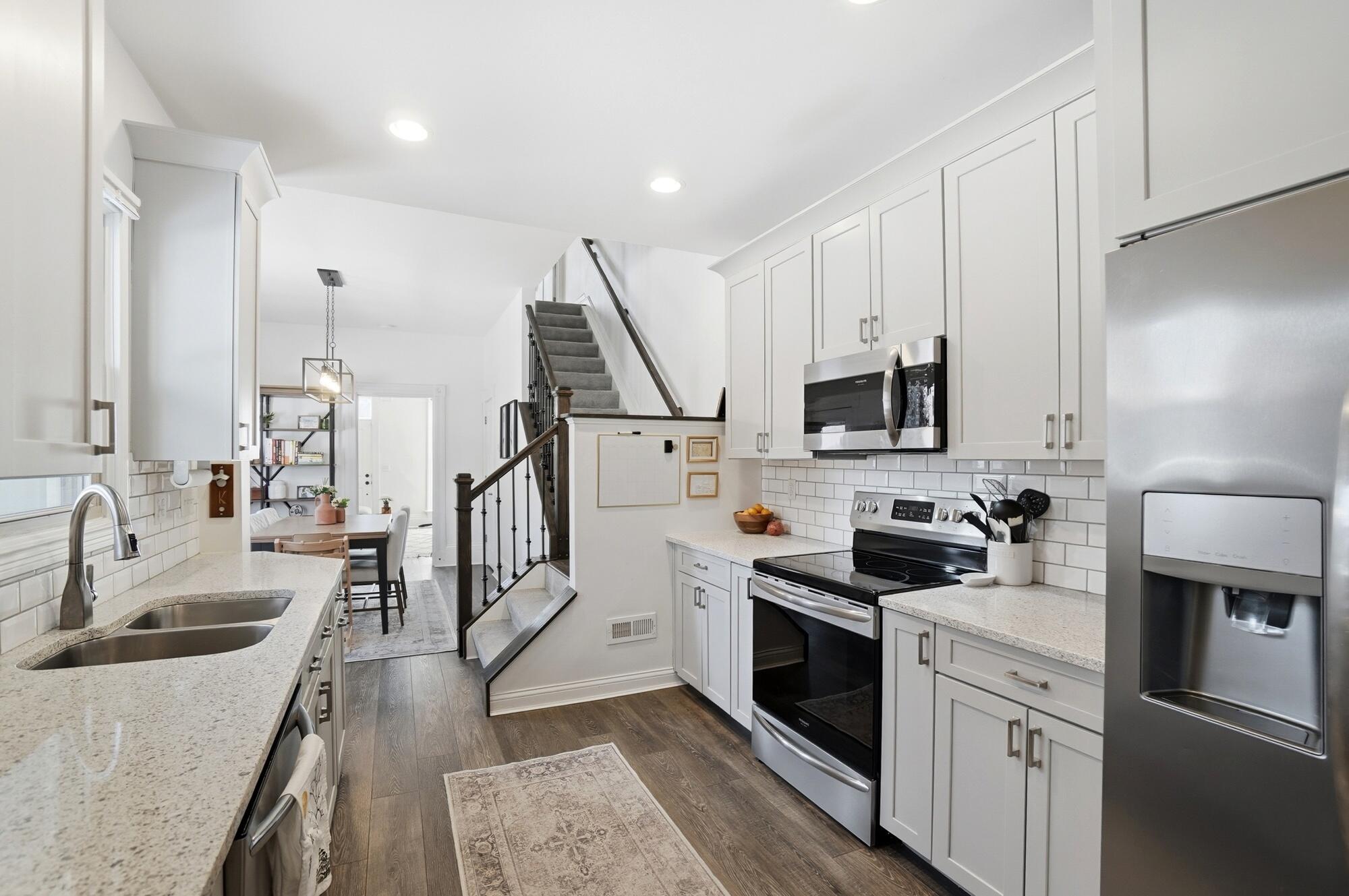 310-312 W 7th Street