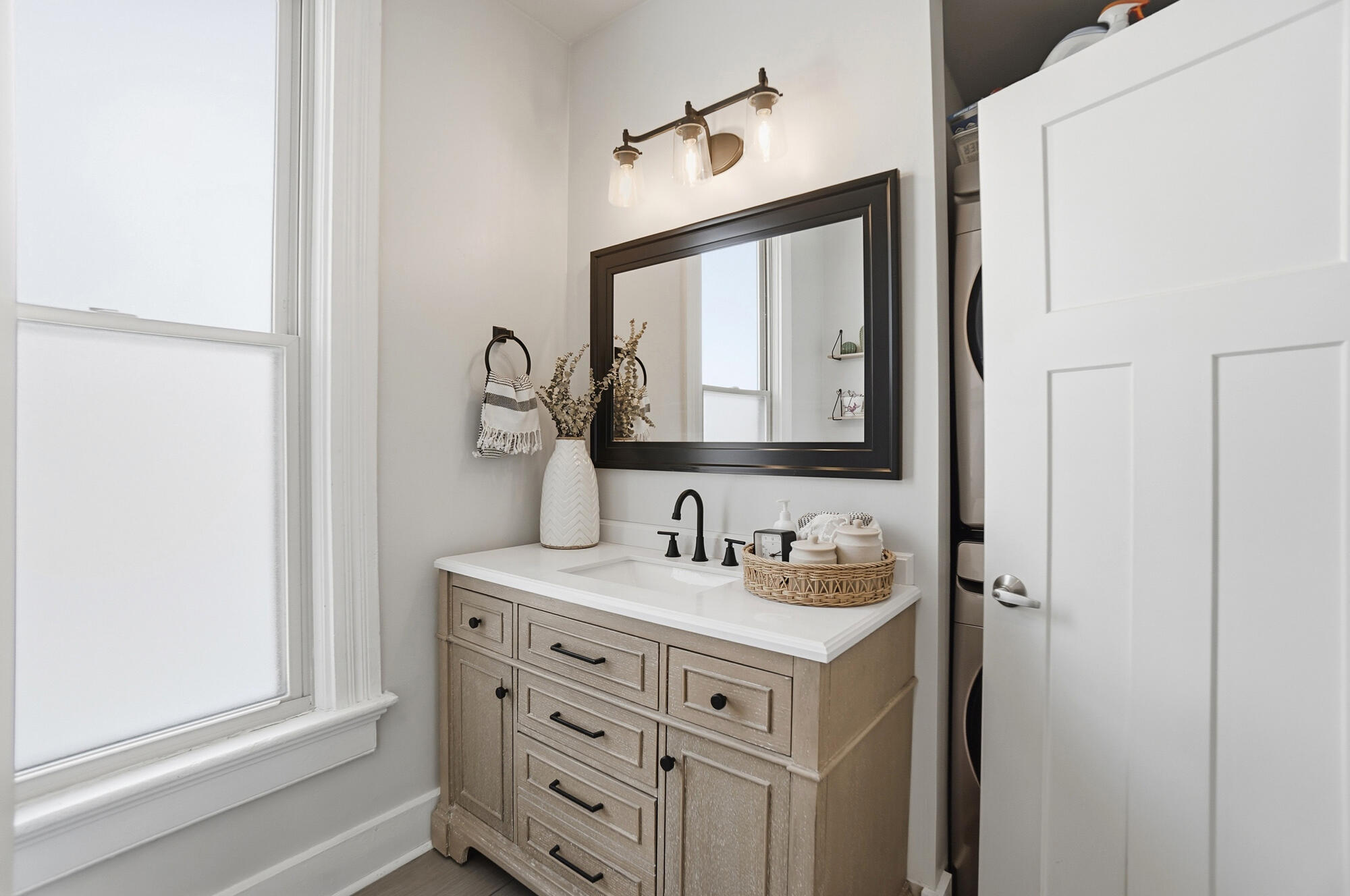 310-312 W 7th Street