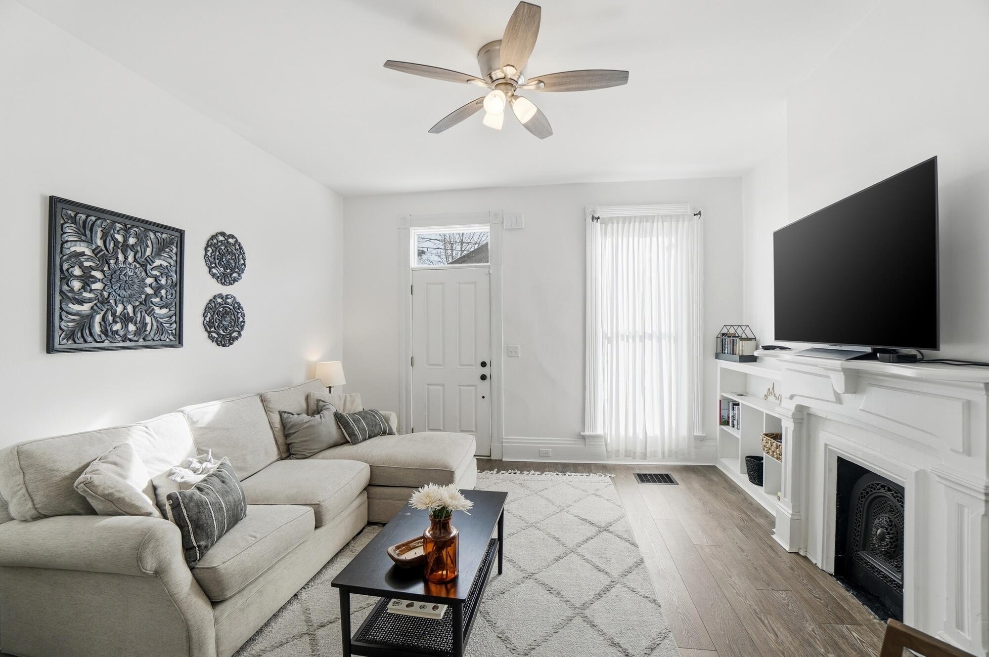 310-312 W 7th Street