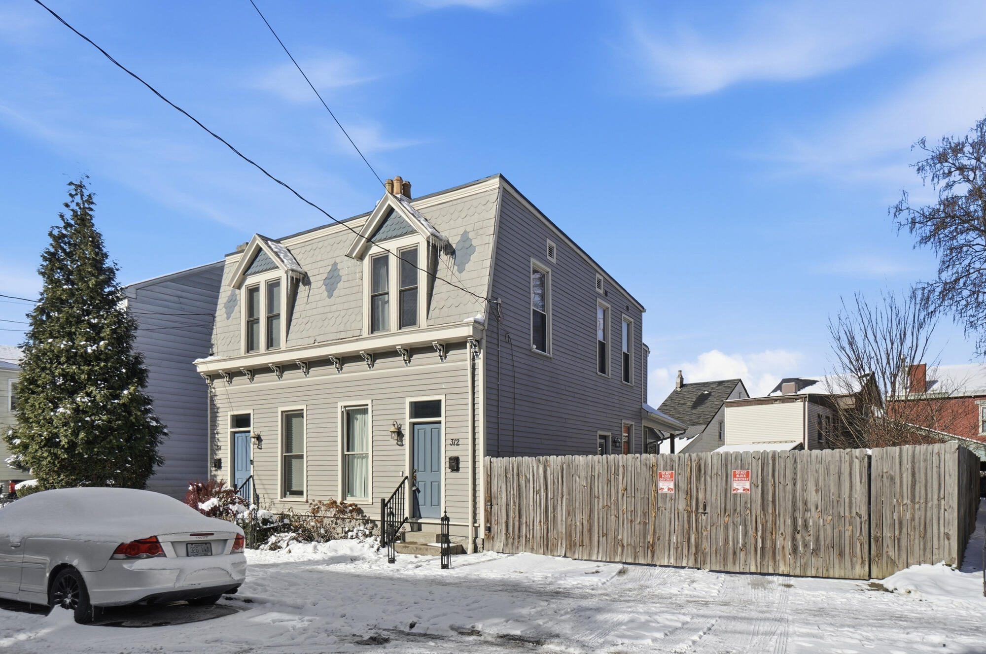 310-312 W 7th Street