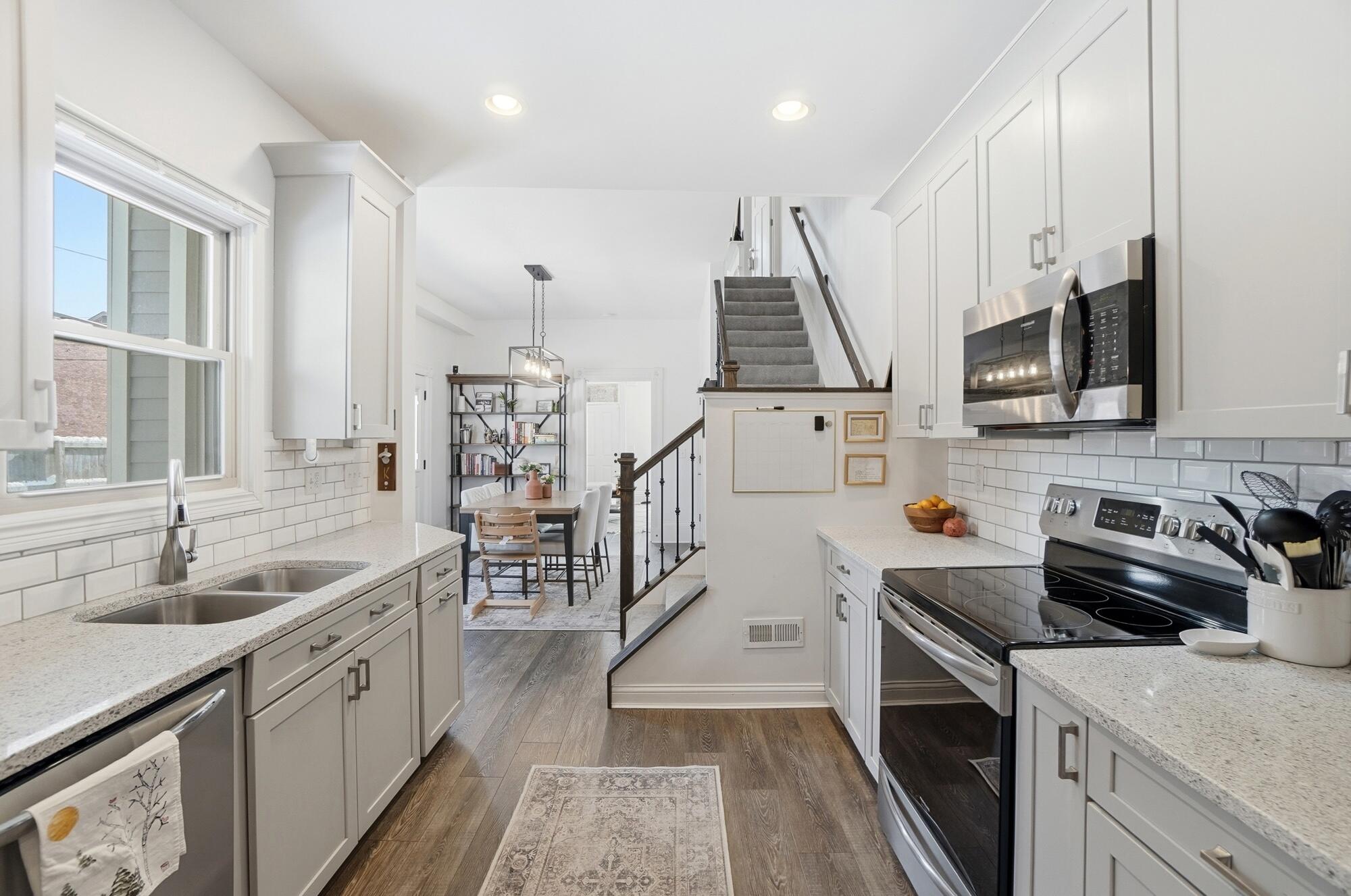 310-312 W 7th Street