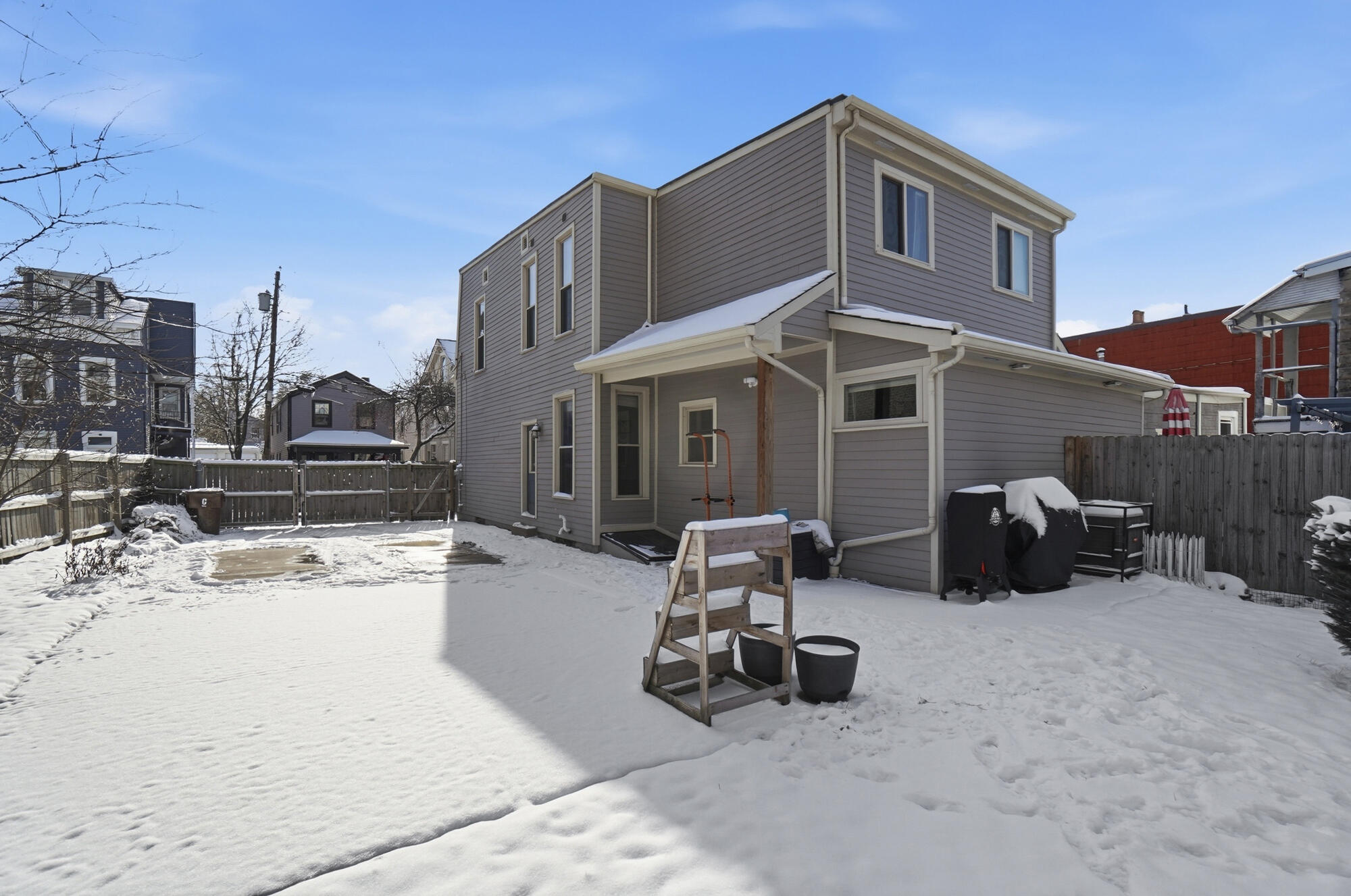 310-312 W 7th Street