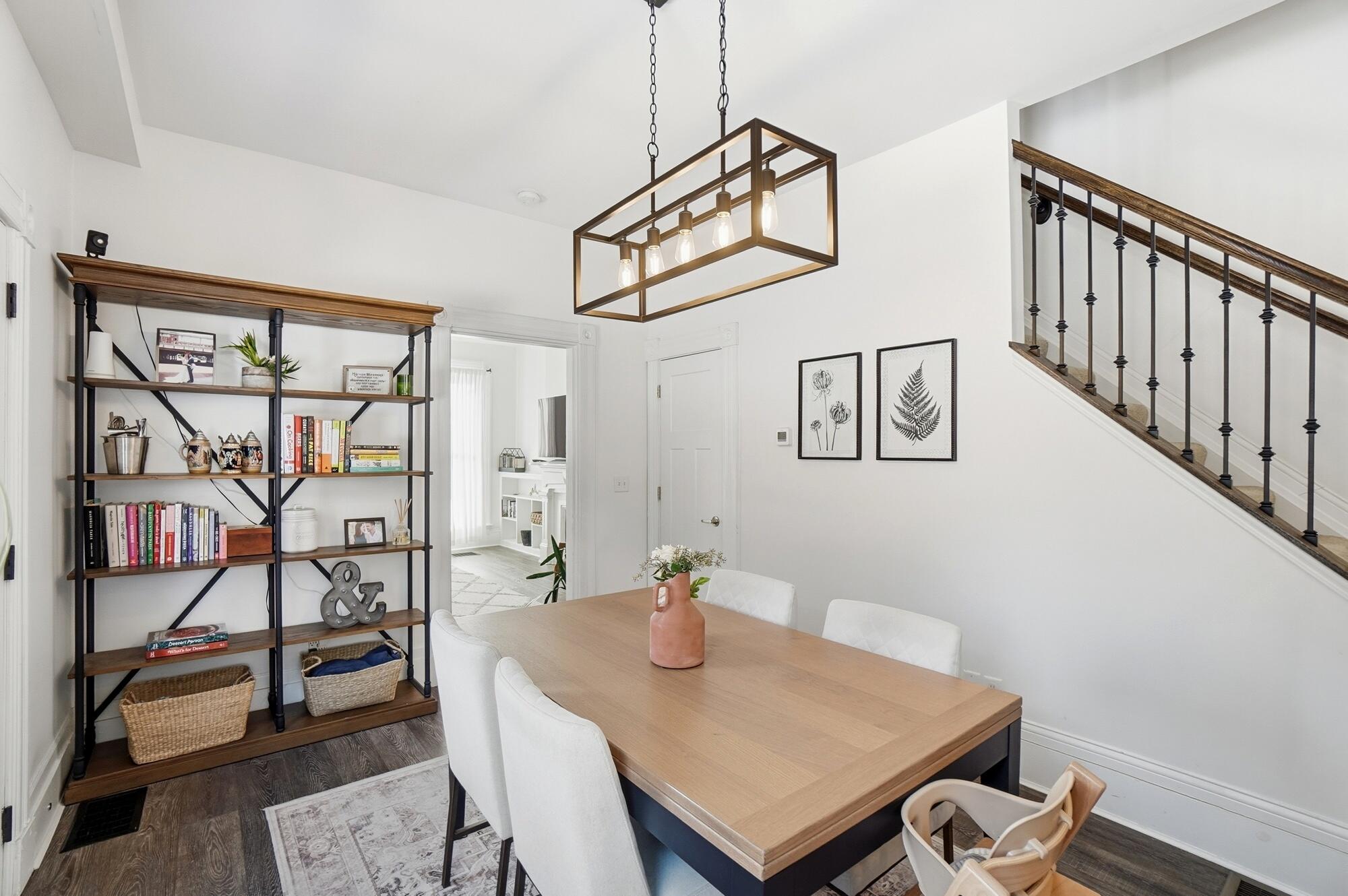 310-312 W 7th Street