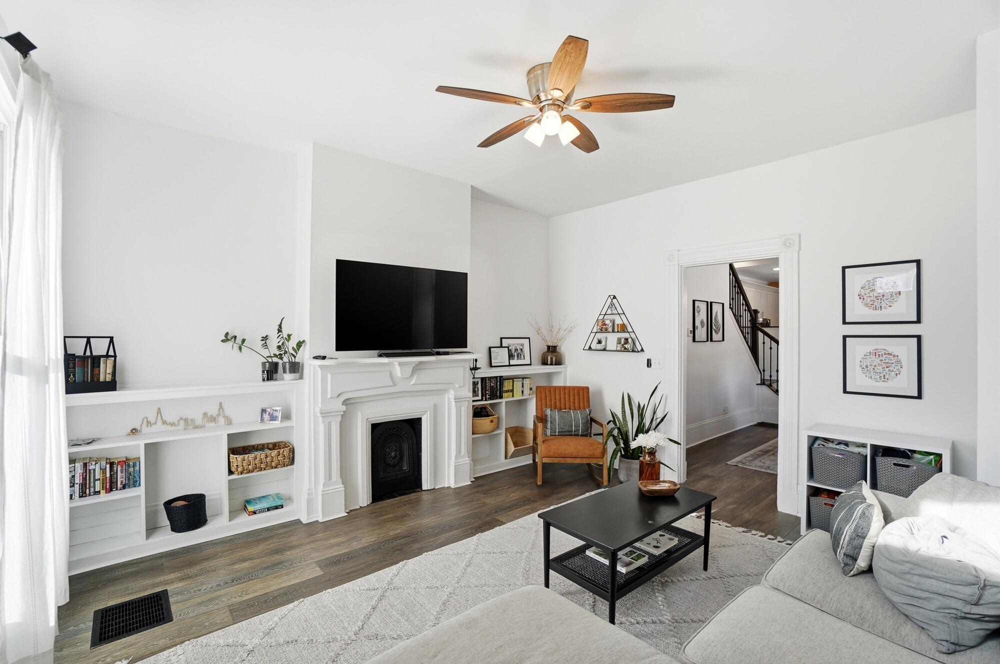 310-312 W 7th Street