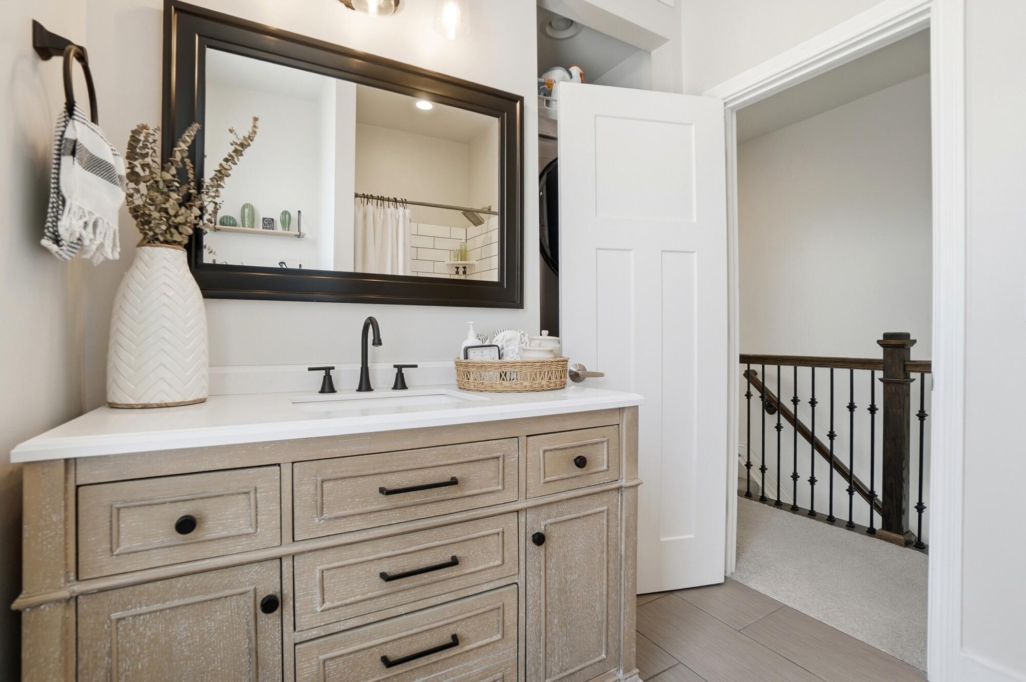 310-312 W 7th Street