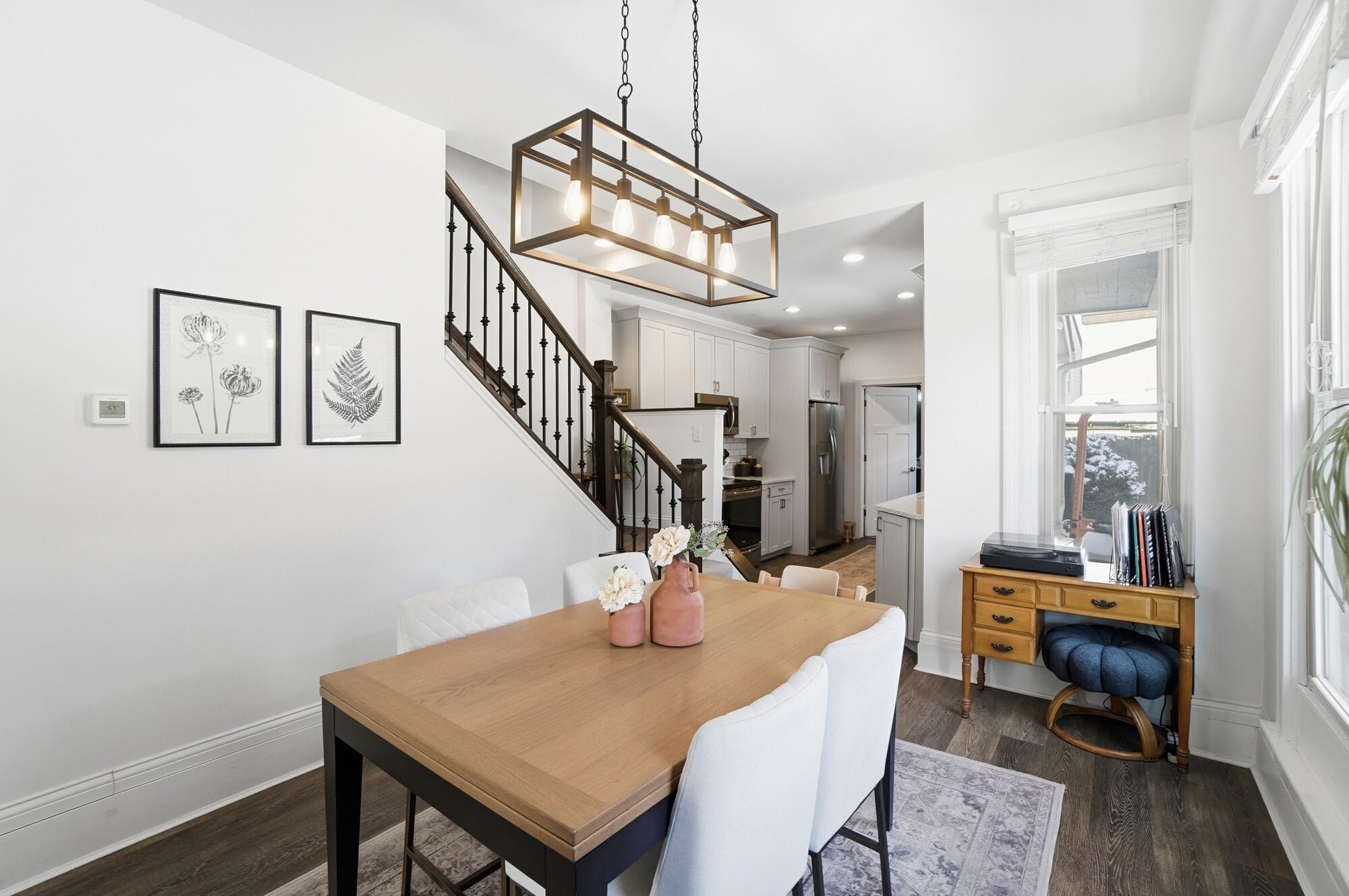 310-312 W 7th Street