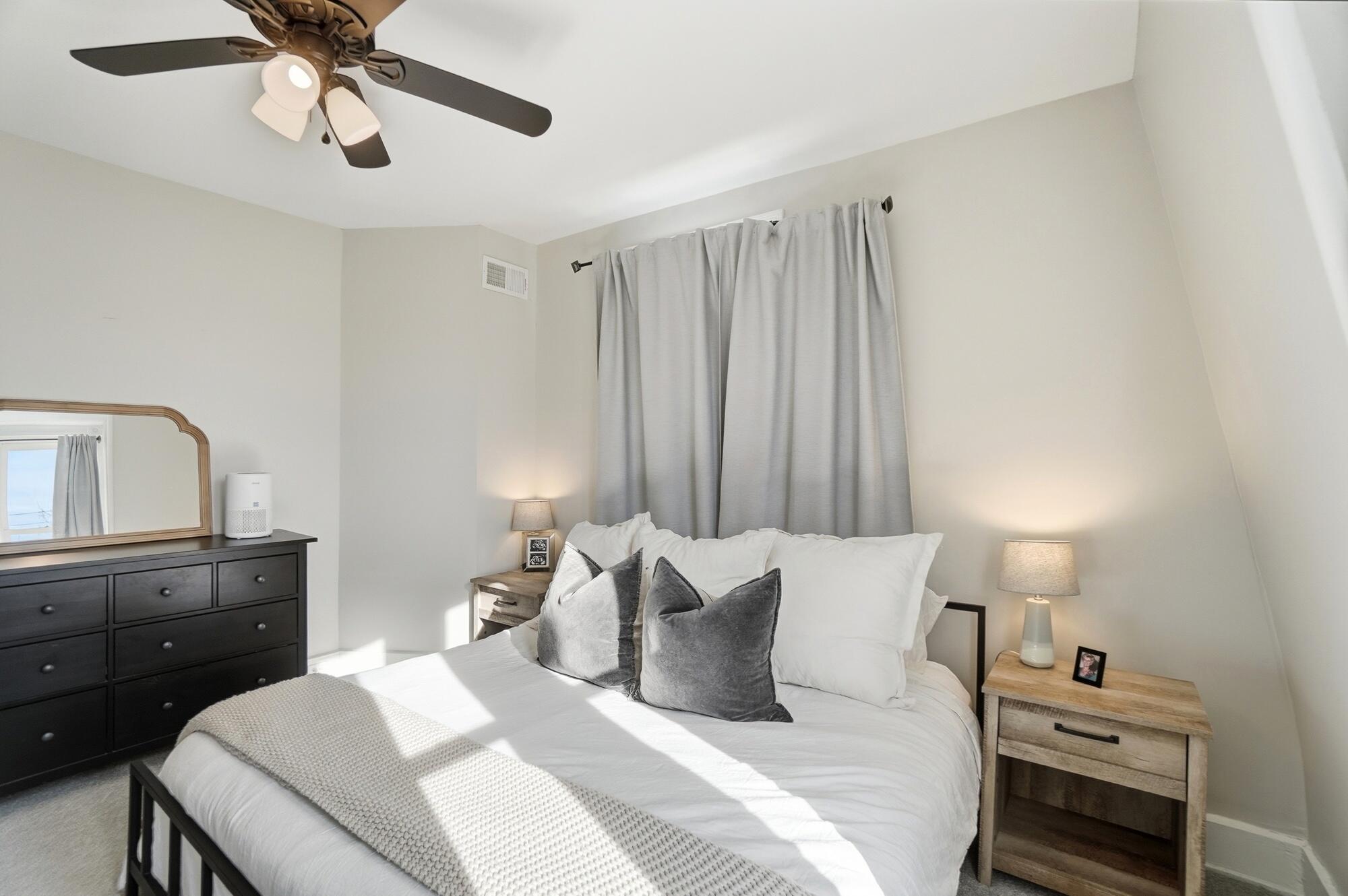 310-312 W 7th Street