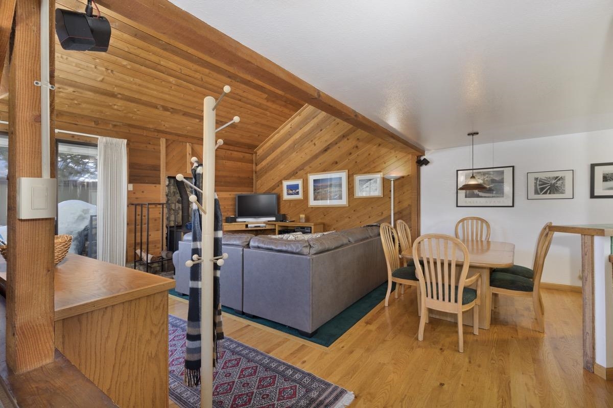 2059 Meridian Boulevard Unit: Mammoth Sierra Townhomes