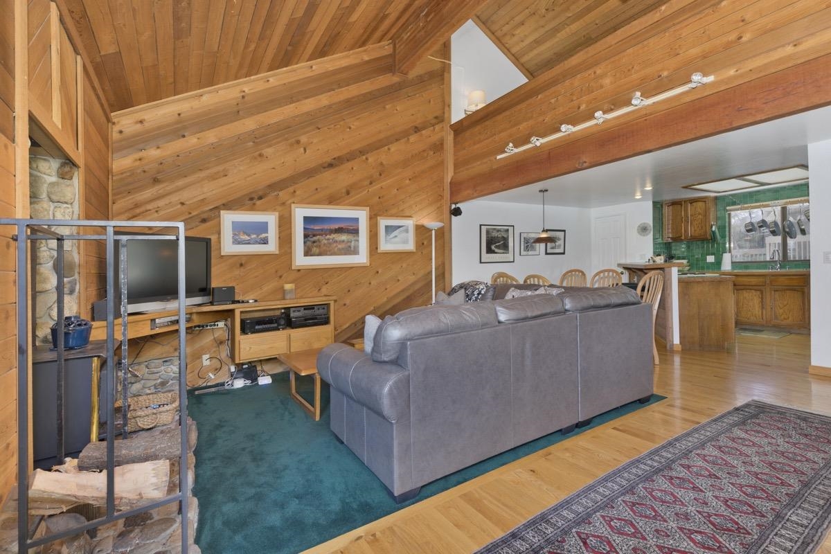 2059 Meridian Boulevard Unit: Mammoth Sierra Townhomes