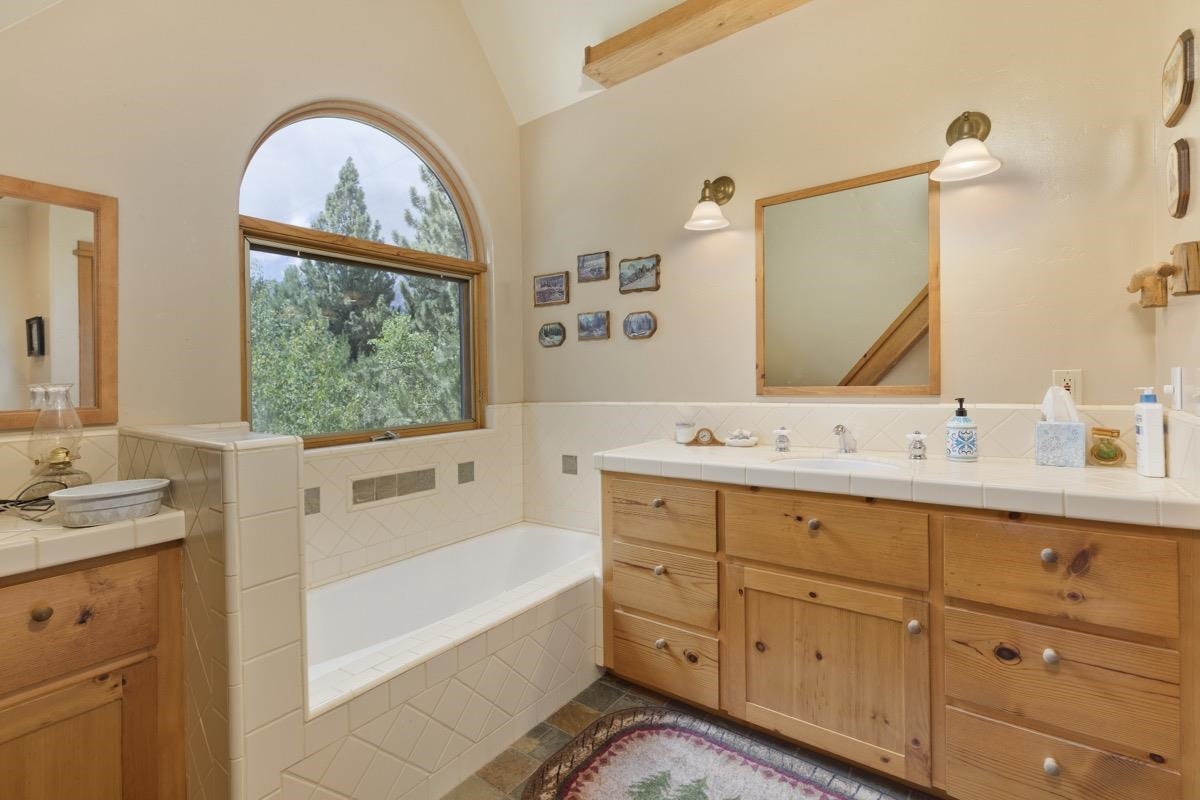 11650 Twin Lakes Road