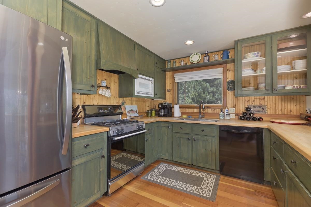 11650 Twin Lakes Road