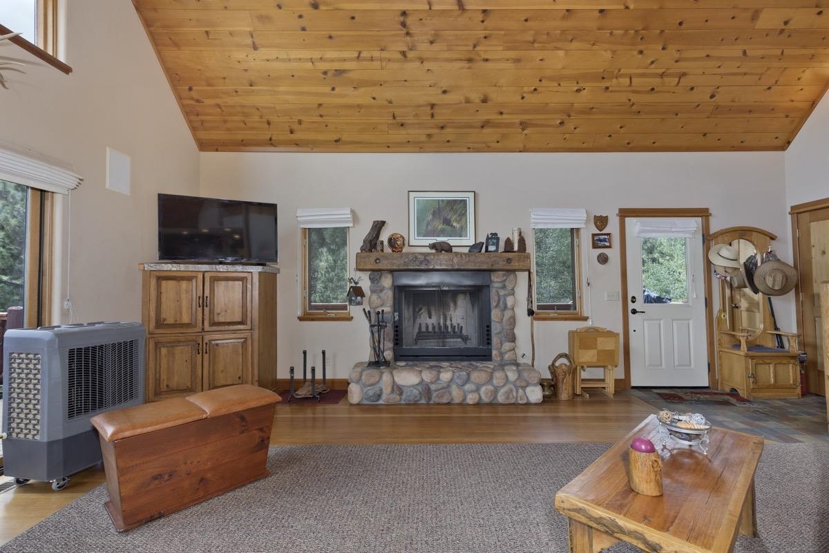 11650 Twin Lakes Road