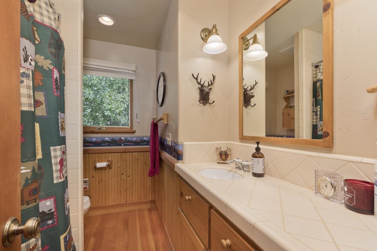 11650 Twin Lakes Road