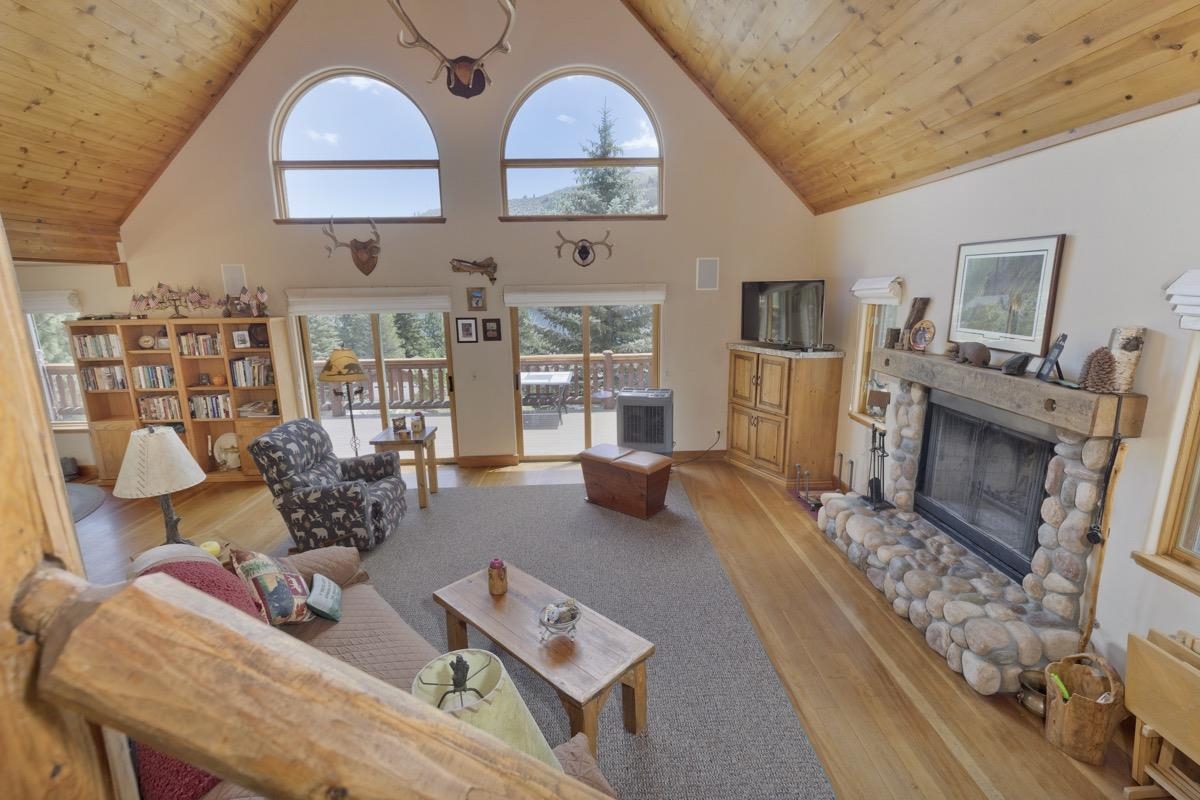 11650 Twin Lakes Road