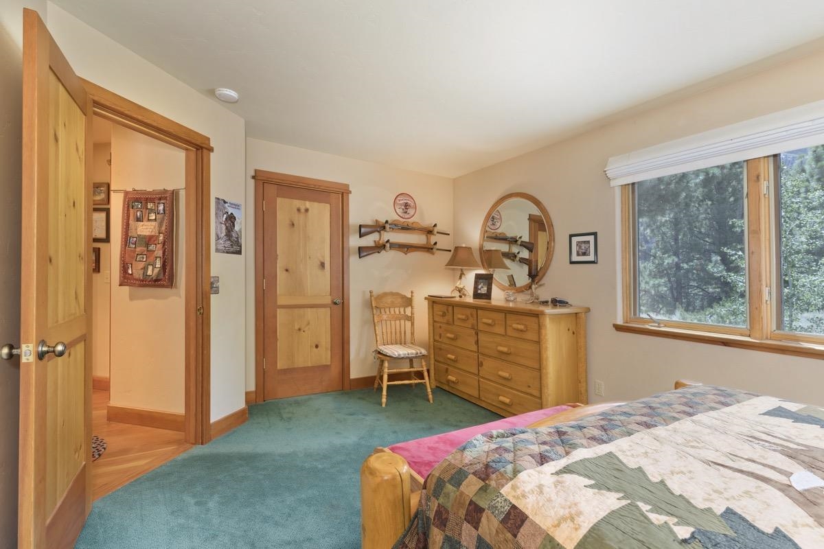 11650 Twin Lakes Road