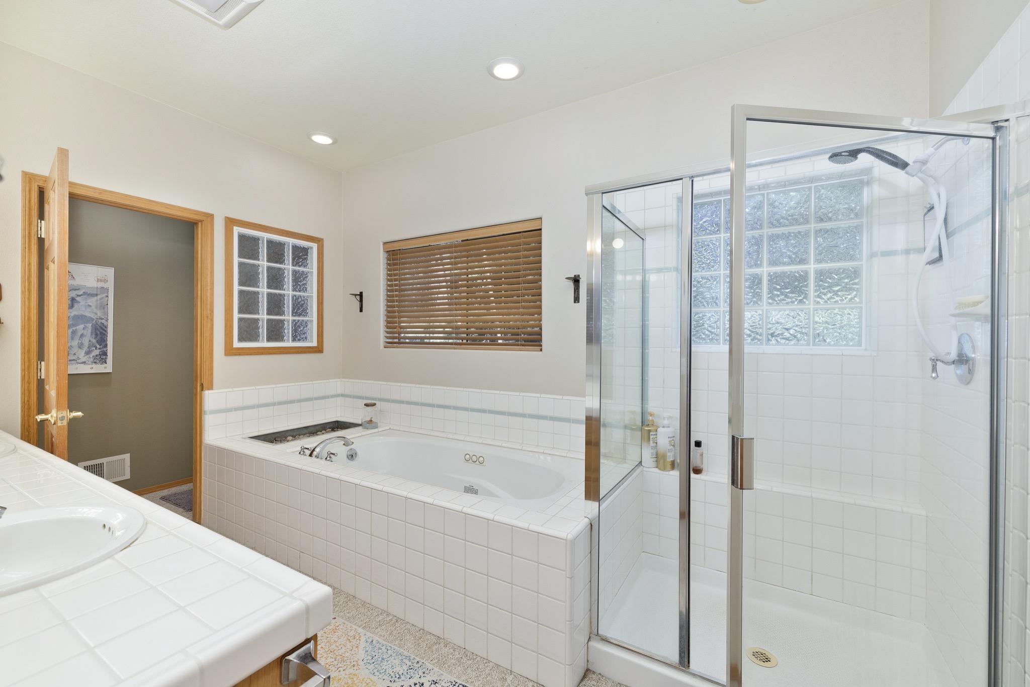 1284 Majestic Pines