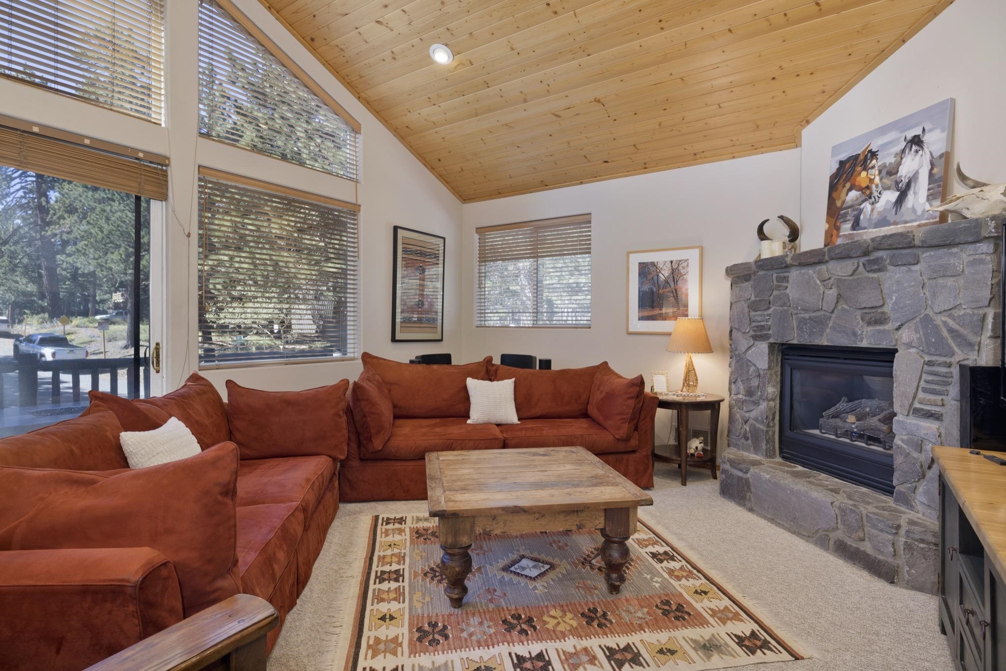 1284 Majestic Pines