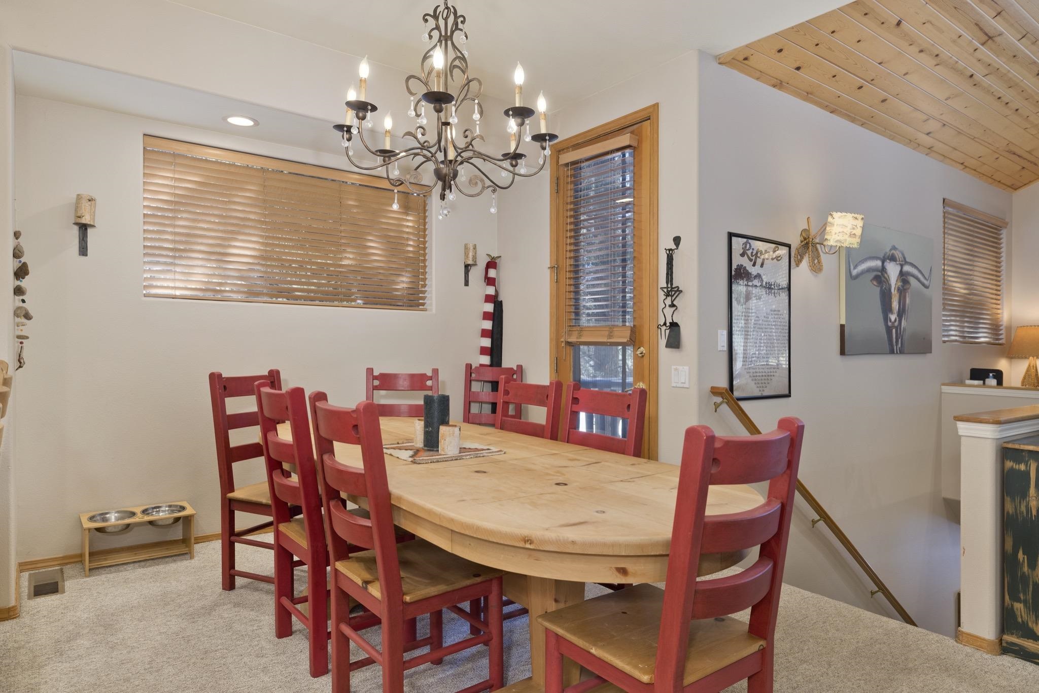 1284 Majestic Pines
