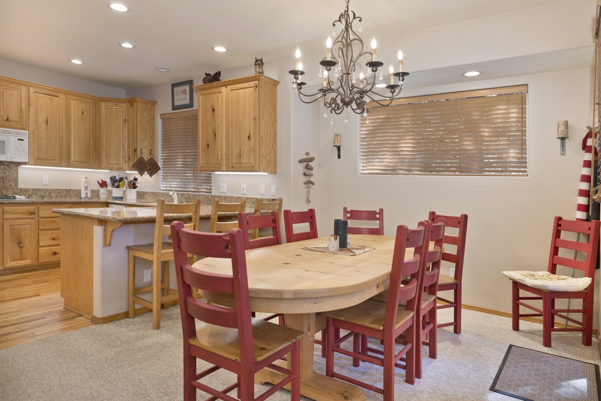 1284 Majestic Pines