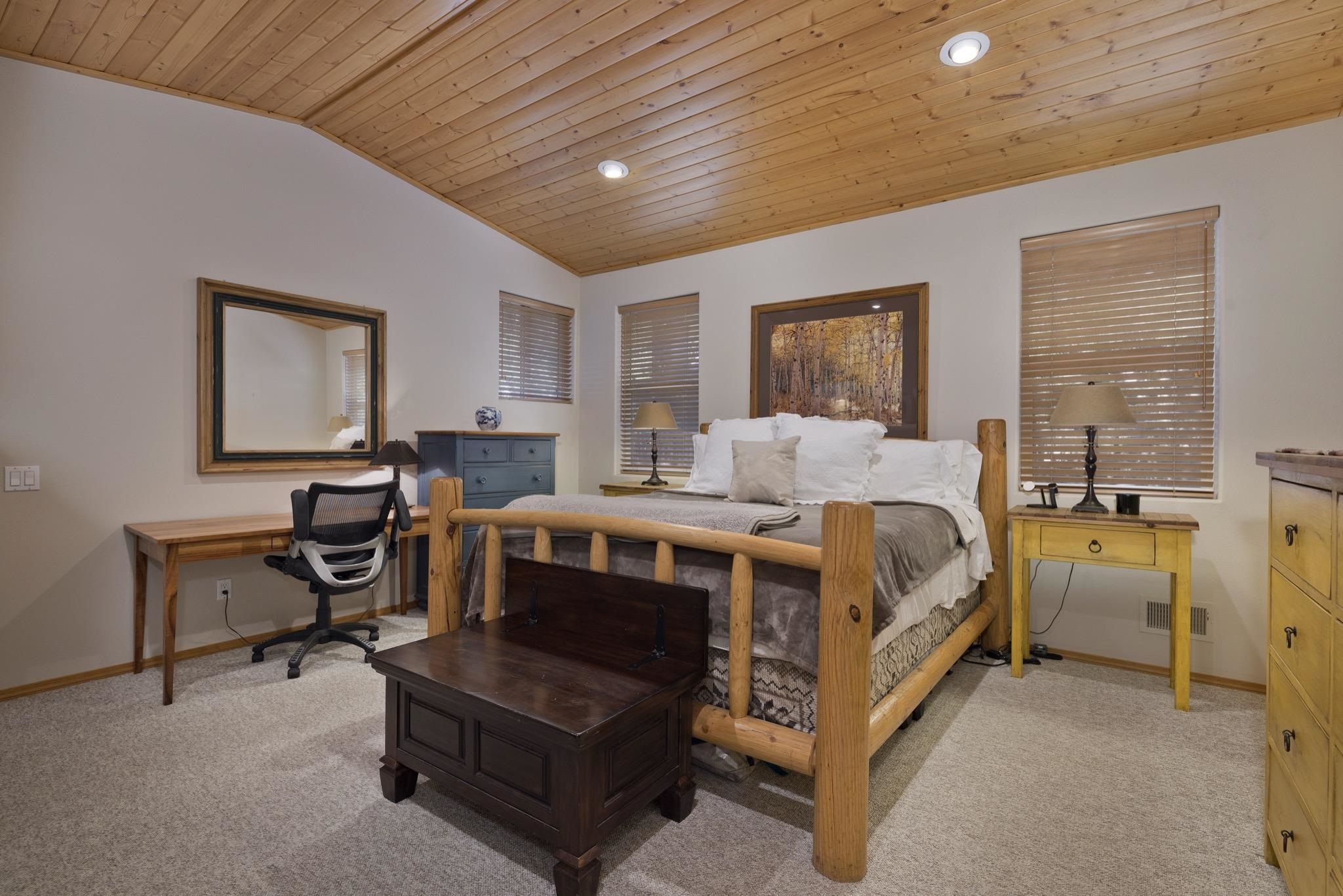 1284 Majestic Pines