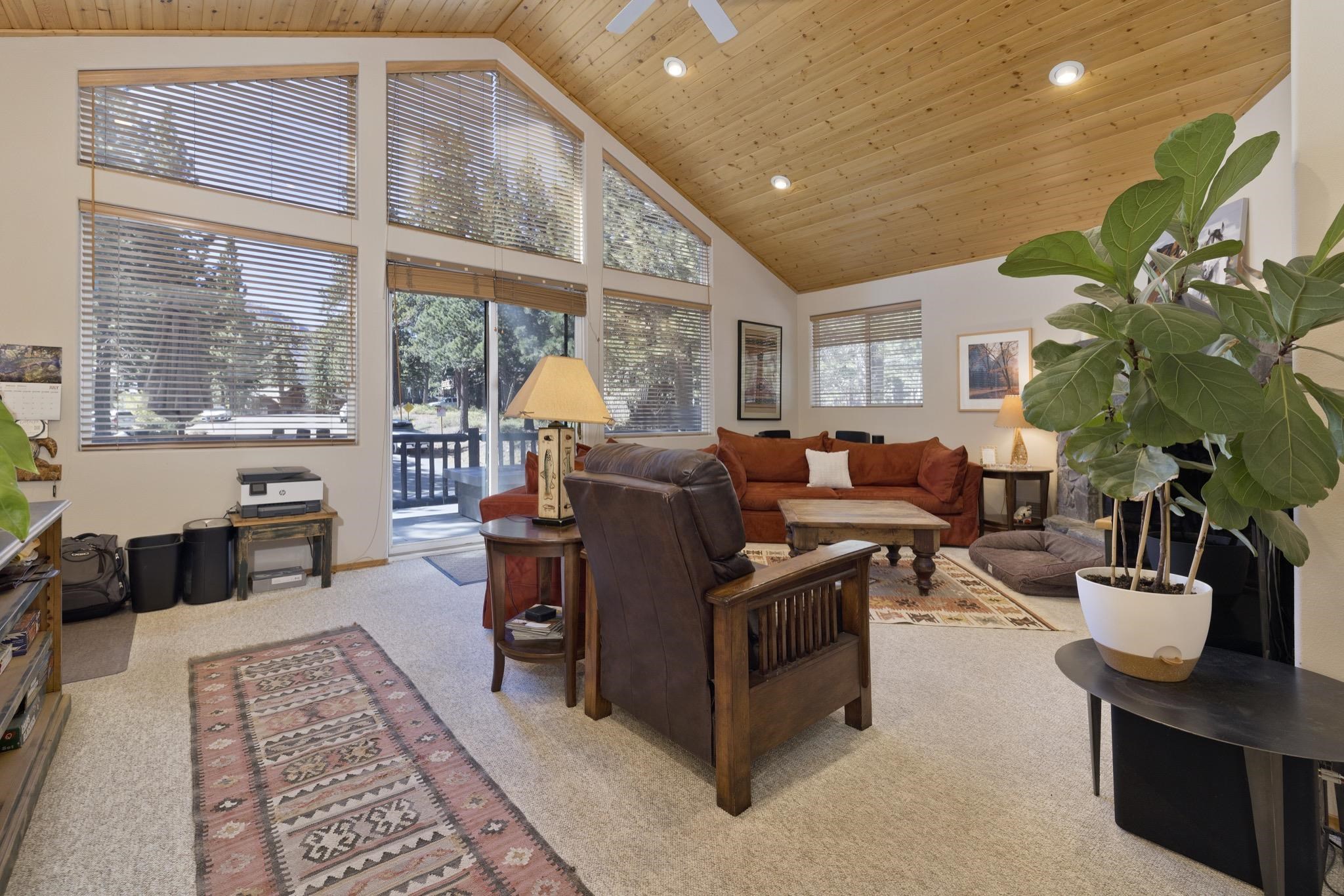 1284 Majestic Pines