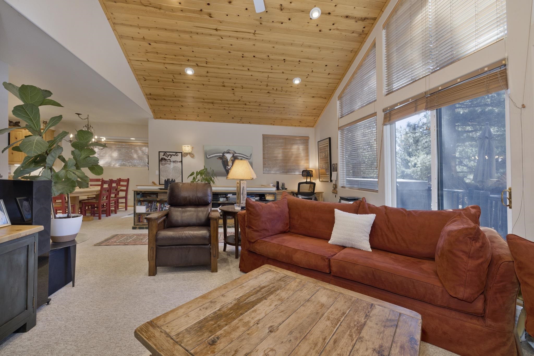 1284 Majestic Pines