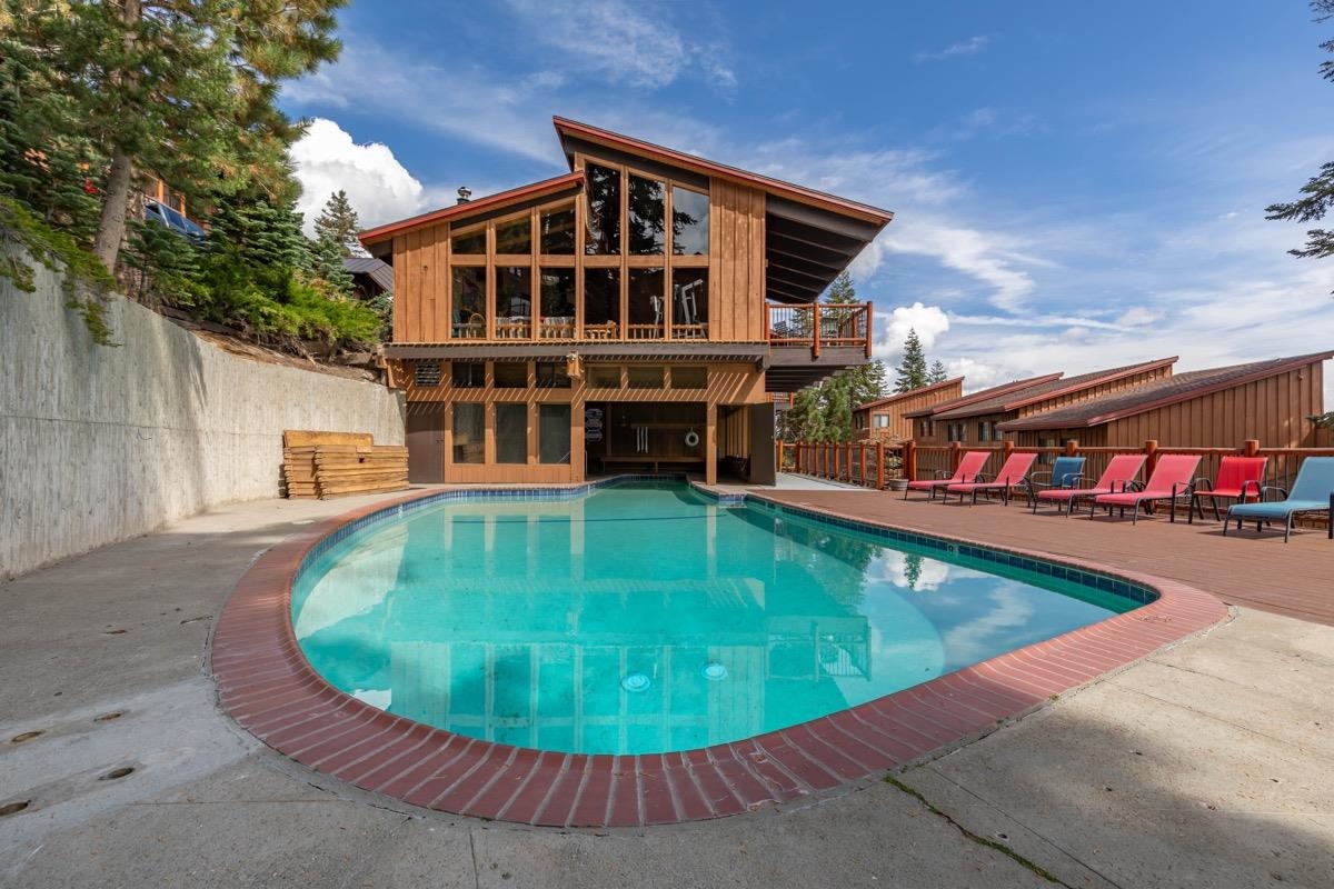 670 John Muir Unit: 26