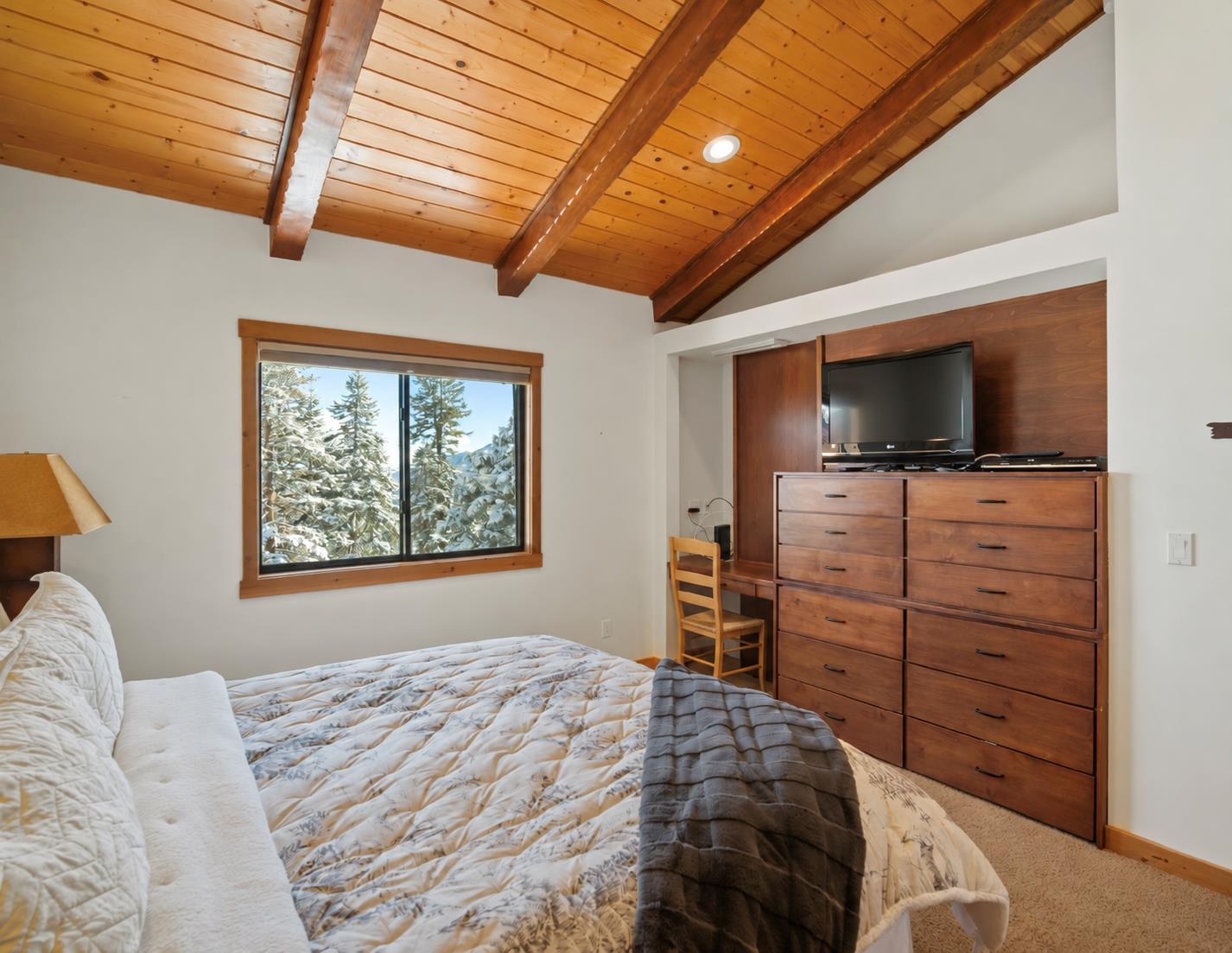 670 John Muir Unit: 26