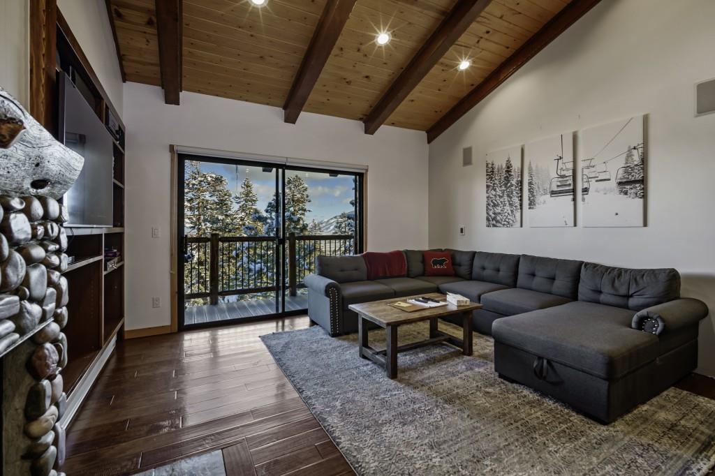 670 John Muir Unit: 26