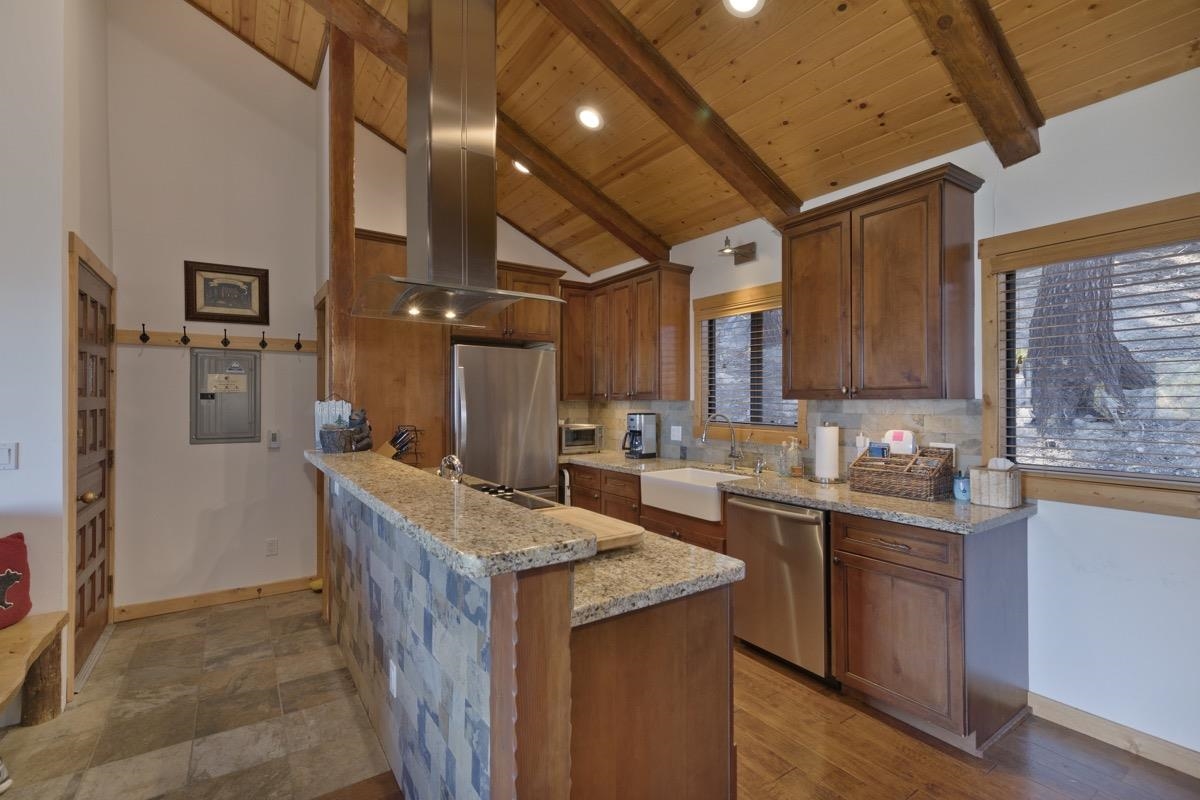 670 John Muir Unit: 26
