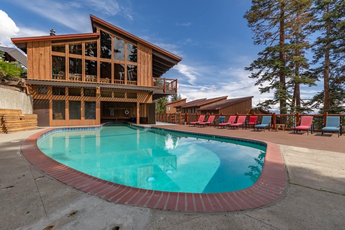 670 John Muir Unit: 26