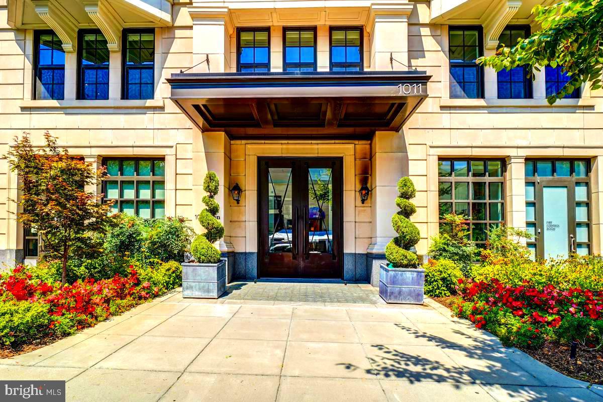 1011 M St NW #905
